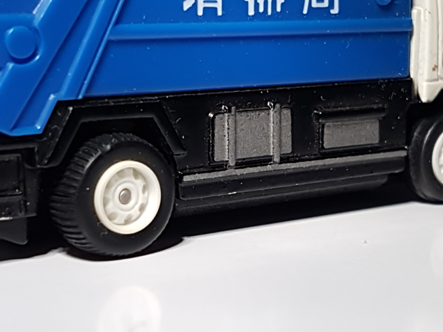 Illustration for article titled Throwback Thursday: B/O (Battery-operated) Tomica B-12 Nissan Atlas Garbage Truck